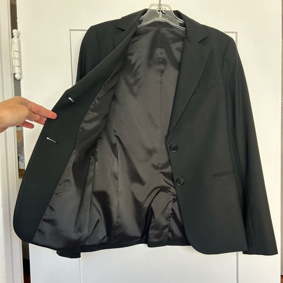 **THEORY** Jet Black Suit Jacket in Impeccable Condition! - Picture 3 of 5
